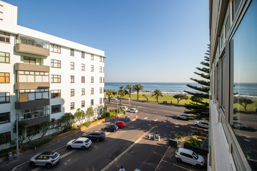 2 Bedroom Property for Sale in Sea Point Western Cape